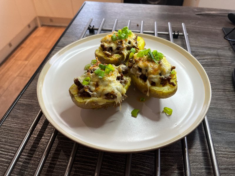 Potatoes Stuffed with Beef